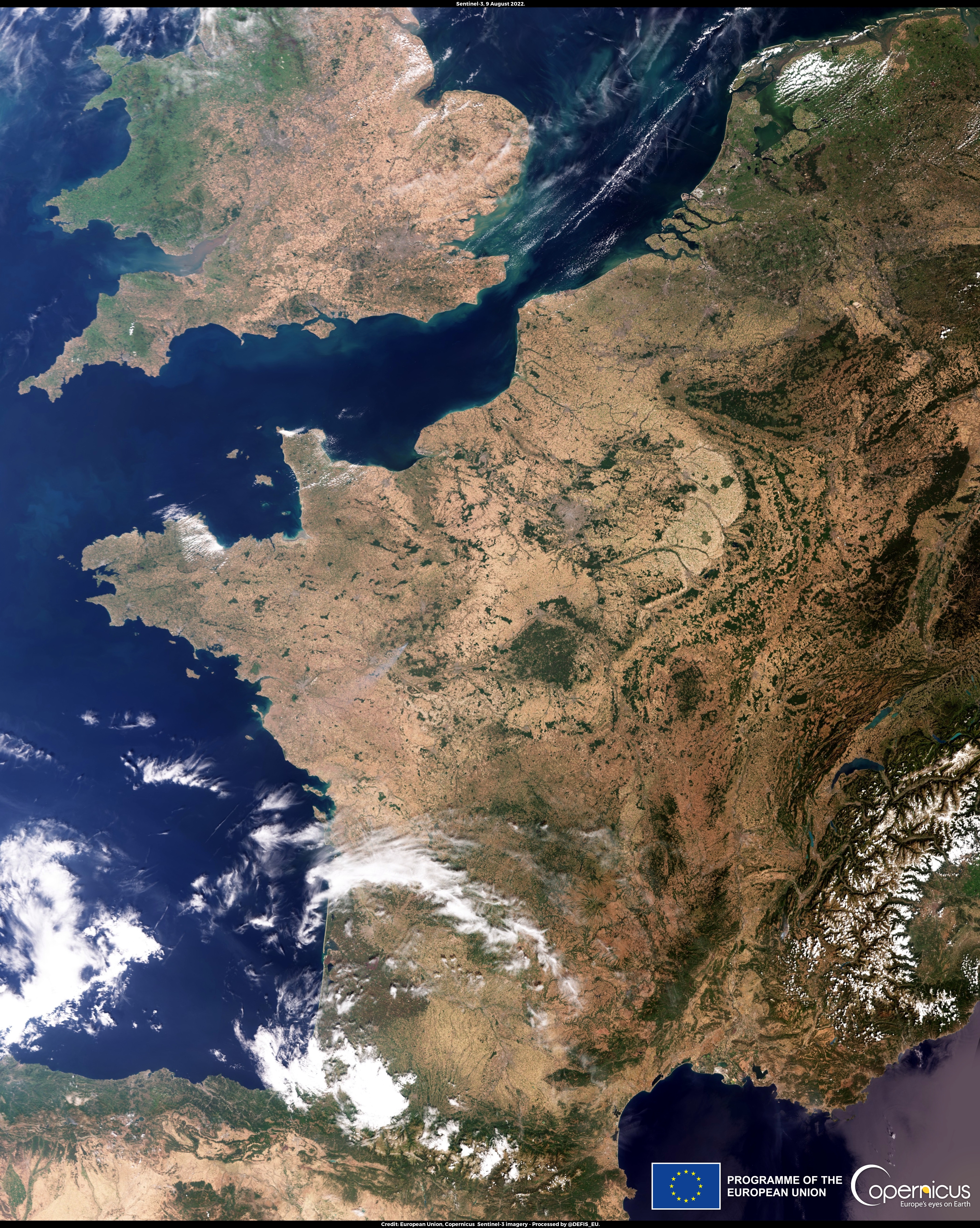 Satelliten-Aufnahmen von Frankreich im Sommer 2022